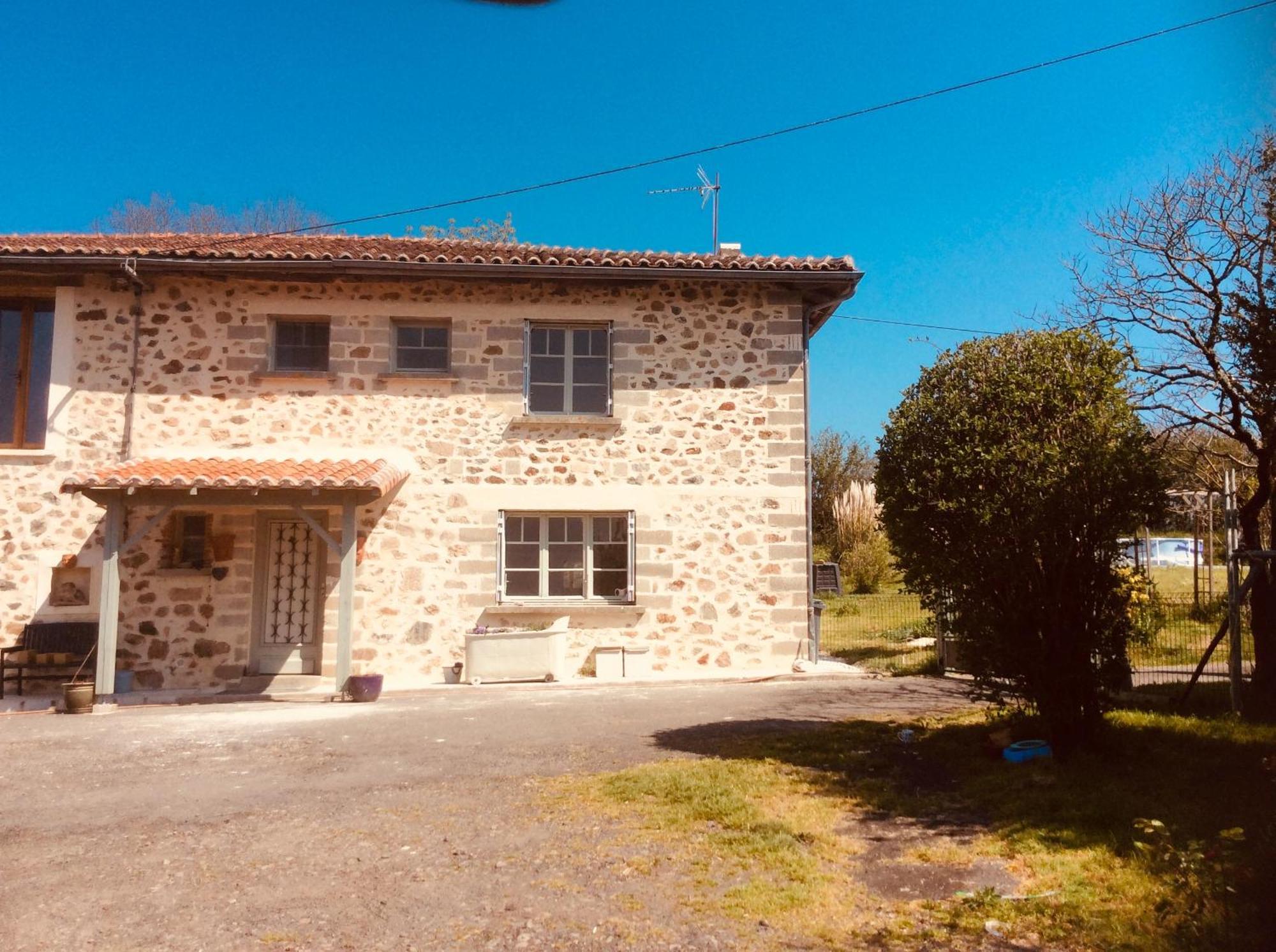 Les Outres Villa Chabrac Exteriör bild